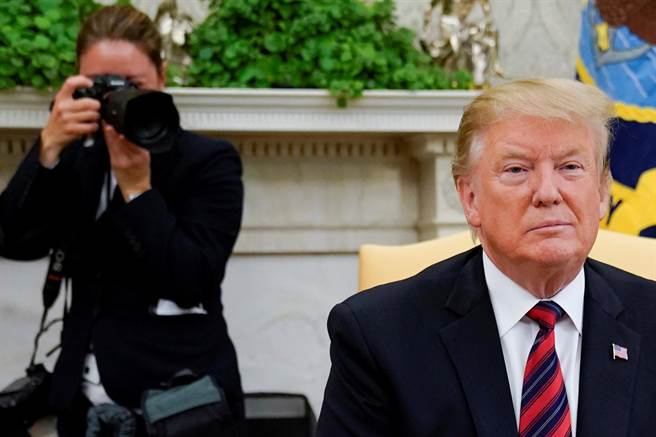 内外交困的川普，在即将进入任期尾声之际，必须尽快拿出对大陆贸易战的成果，否则连任前景渺茫。（图／路透）