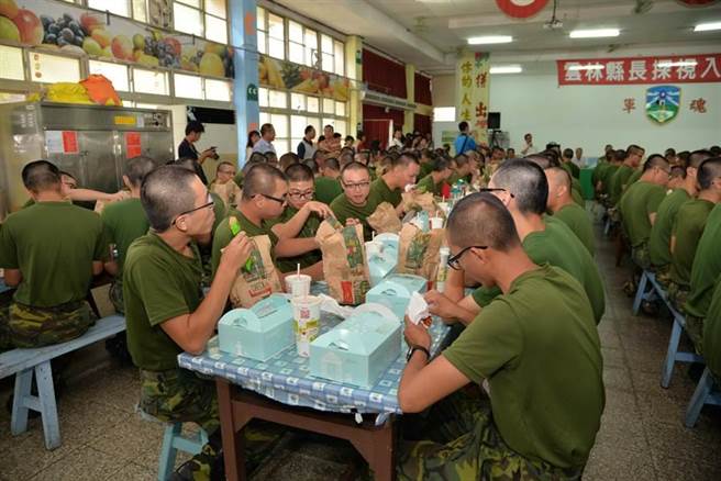 军中伙食费为何这么便宜？网曝原因(示意图非当事人/云林县政府提供)