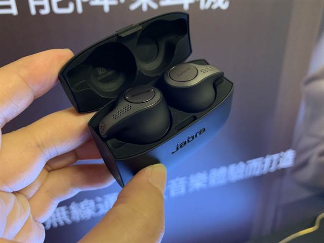 Jabra Evolve 65t 。（图／黄慧雯摄）
