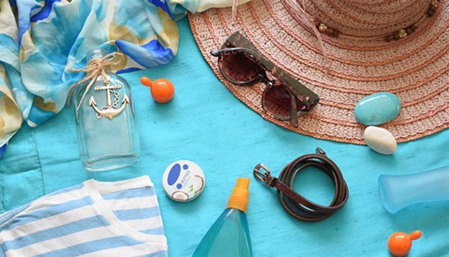 防曬除了塗抹防曬乳，帽子和太陽眼鏡也是很好的幫手。(圖片來源：pixabay)
