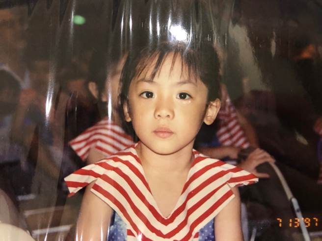 「學姊」黃瀞瑩也曝光自己小時候的私藏照片。（圖／17Media提供）