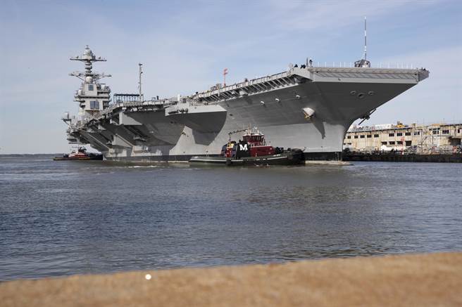 因为电磁弹射与拦阻索问题重重，美海军福特级航母可能在2027年之前都无法让F-35C舰载机登舰服役。（图／美国海军）