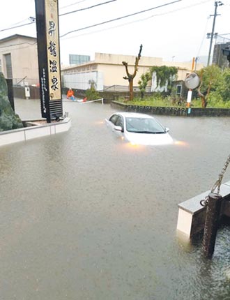 九州豪雨決堤 居民緊急疏散
