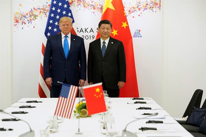 习川会敲定的恢復美中贸易谈判将于下周正式展开。图为习近平与川普在大阪举行高峰会。（图／路透）