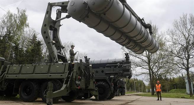 土耳其总统埃尔多安向俄购买S-400，终于确定在下周运抵。（图／卫星通讯社）