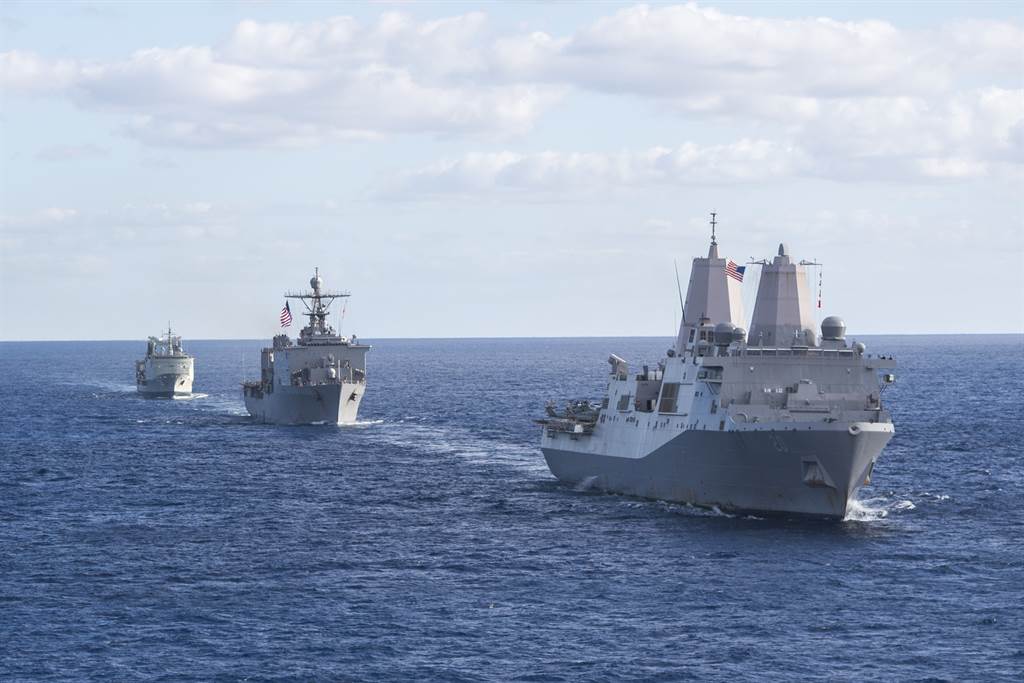 美國與澳洲軍艦參加「護衛軍刀2017」演習的資料照。（美國海軍）