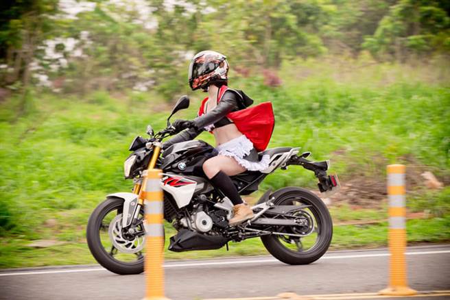 重机妹好辣！（图／十字风授权提供）