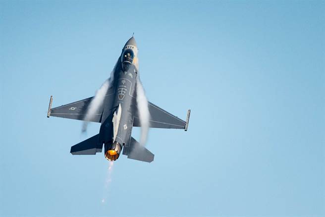 台灣向美國要求採購66架F-16V及其他F-16戰機升級案，預計在7月底就會有初步結果。（圖／美國空軍）
