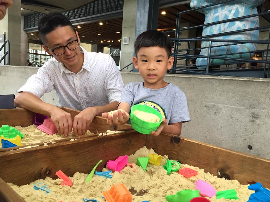 é¶¯æ­Œé™¶åšé¤¨é¦–å‰µçš„ã€Œå¤æ—¥æ³¥å·´è—è¡“å­£ã€16æ—¥é–‹å¹•ï¼Œè¦ç•«æ³¥æ¼¿å½©ç¹ªã€æ³¥å¡‘å¤§è³½ã€å‹•åŠ›æ²™é«”é©—ç­‰ç³»åˆ—æ´»å‹•ã€‚ï¼ˆè¨±å“²ç‘—æ”ï¼‰