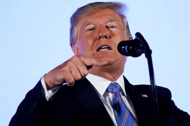 美国总统川普22日再度失言，在白宫会见巴基斯坦总理伊姆兰汗时称，如果他想，美军能在10天内结束阿富汗战争，甚至让阿富汗从地球上消失，让无端受到波及的阿富汗全国上下都怒了。（图／路透社）