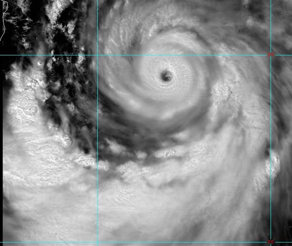 利奇馬颱風眼曝光眼牆上滿滿落雷 生活 中時新聞網