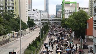 香港深水埗遊行 警：「未經批准集結」籲在場人士離開