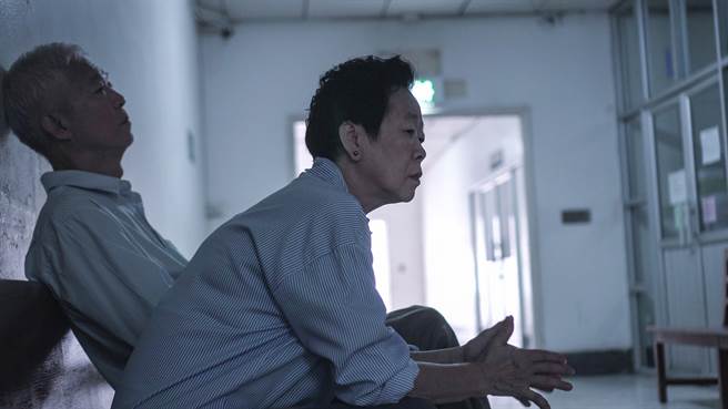 一名网友好奇询问什么台语老年人才会讲，掀起网路热议。（示意图/达志影像）