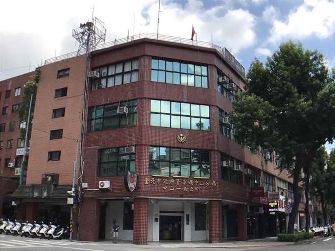 中山分局中山一派出所员警涉嫌包庇色情业者。（图取自台北市警官网）