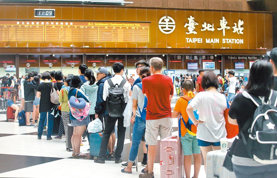 中秋疏運,台鐵加開班次因應。(本報資料照片)