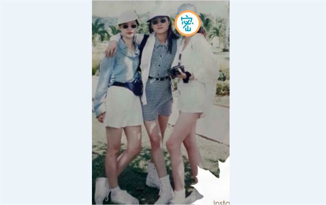 北市美女议员PO出20岁时的性感旧照。(翻摄自脸书)