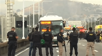 捍衛戰警巴西版！憲兵挾持37名公車乘客 遭狙擊手擊斃