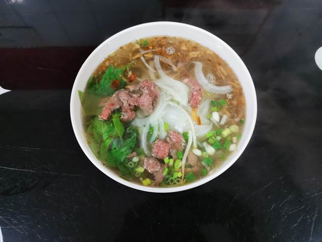 牛肉河粉是经典越南美食。（示意图／资料照，记者刘秀芬摄）