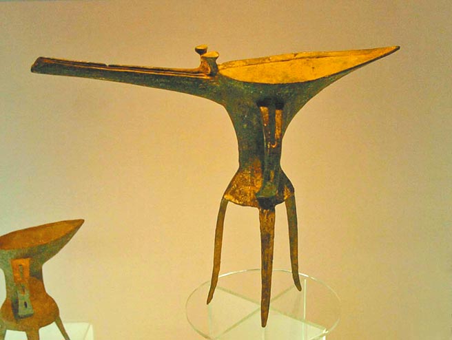 中國古代（夏、殷時代）の銀製の爵（しゃく）、中國国家博物館製