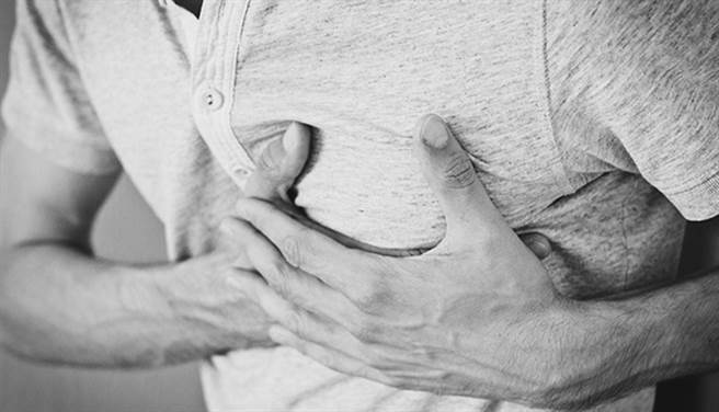 心臟及病高居2019年國人10大死因第二名。血管因膽固醇、血脂過多而形成血栓，是導致心臟方面疾病的原因之一。（圖片來源：pixabay）