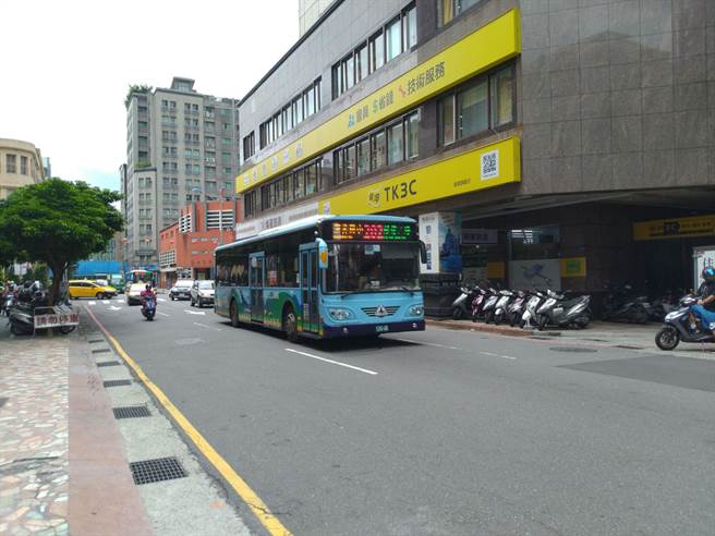 搶救市公車虧損明年起上下車刷卡蒐大數據 生活 中時