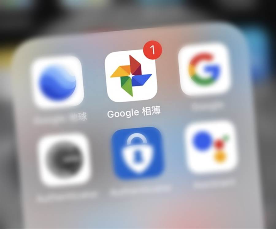 Google Photos 導入 OCR 功能，可辨識圖片內文字，並且透過 Google Lens 功能抓取圖片內文字進行複製、分享。(圖／黃慧雯製)