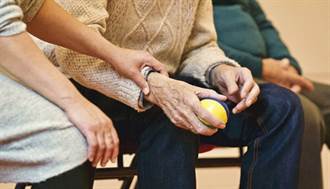 高齡族群老老照顧 3關鍵紓解壓力