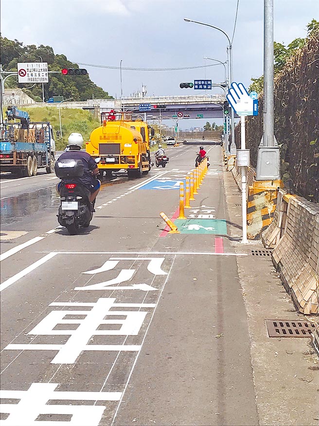 路幅不足硬設機慢車左轉道險象環生 地方新聞 中國時報