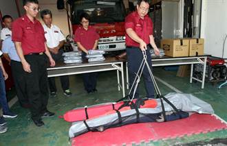 救人與被救都有尊嚴 消防員宋明哲研發打撈水流屍專用「福壽袋」