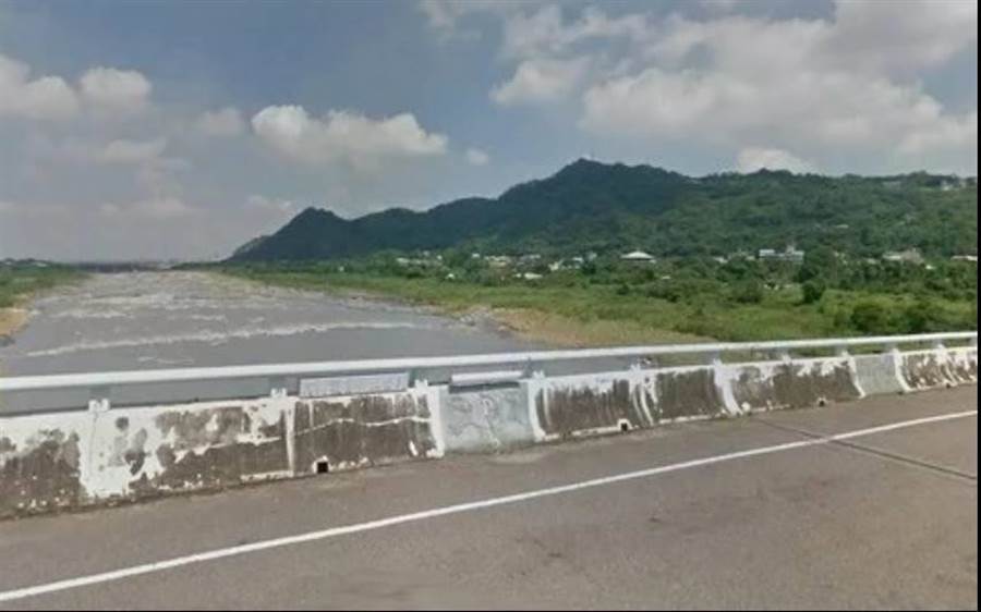 男子在豐原埤豐橋下戲水失蹤，消防搜救中。（翻攝Google Maps）