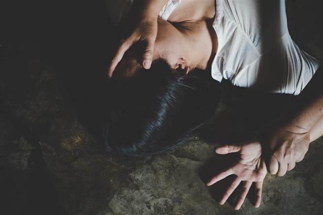 庆生遭4男强暴 她两周后下体痛惨死(示意图/达志影像)