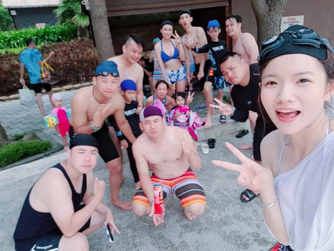 永庆不动产南崁特力光明加盟店团队平均年龄33岁，却是单月业绩突破700万、震撼桃园房仲市场的超级经纪人！