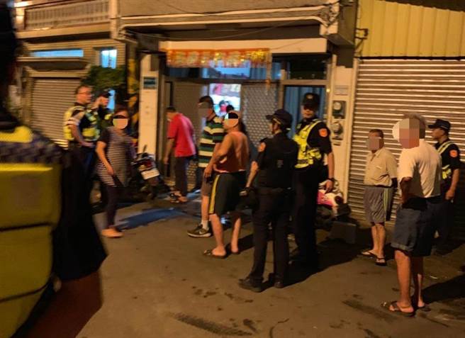 黃男被砍4刀送醫無礙，鄰居對砍人的陳男議論紛紛。。（翻攝畫面／程炳璋台南傳真）