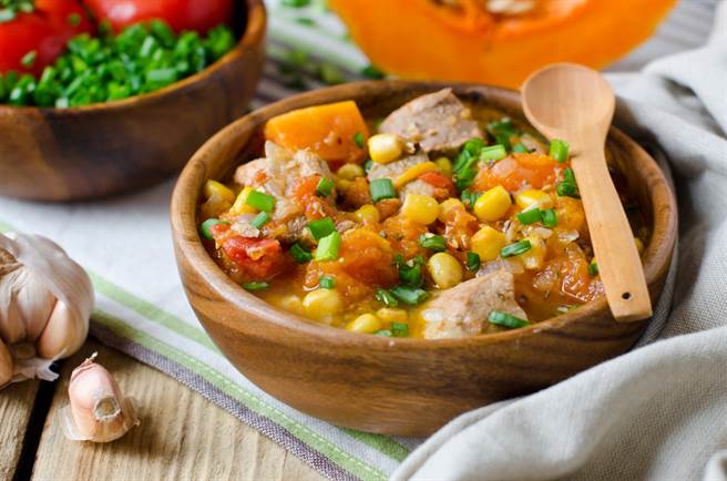 许多根茎类蔬菜含有大量的隐性糖质，应避免过量摄取。(达志影像)