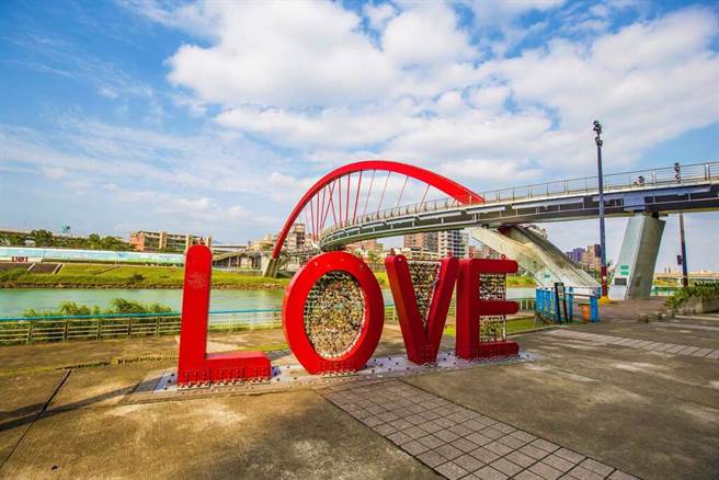 彩虹桥。（图取自台北旅游网）