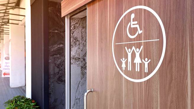 不少亲子厕所与残障厕所合一，因此开关按钮也较低(示意图/达志影像)