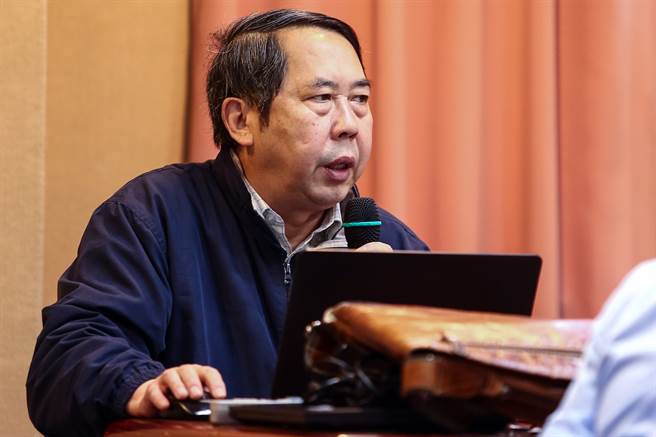 中国人民大学国际关系学院教授时殷弘去年受政治大学东亚研究所之邀来台演讲，分析中美关系。（图／邓博仁摄）