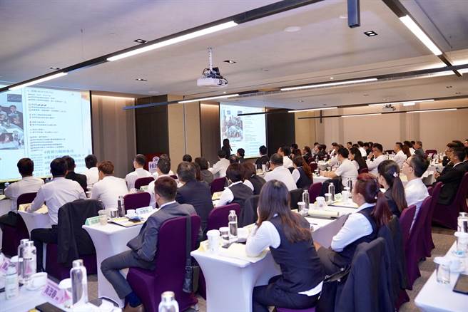 房仲经营管理师课程首场推出不到三天就全数额满，目前课程报名人数已排到明年2月。