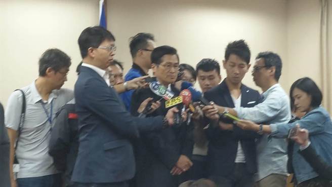 国防部长严德今在立法院备询。吕昭隆摄