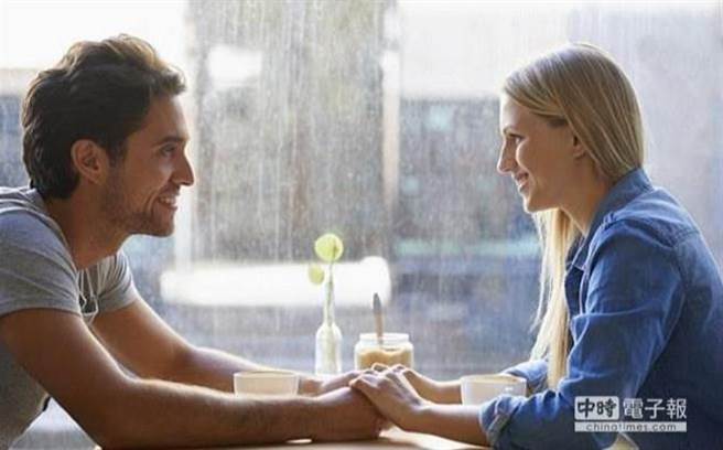 想必大家都有这种经验，被问薪水多少，通常你是怎么回应呢？（示意图／shutterstock）