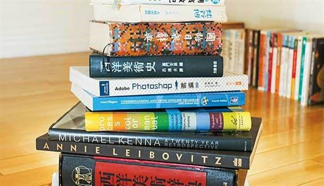 书，被日本整理教主近藤麻理惠归纳为最难整理的前3名物品。（图／马景平）