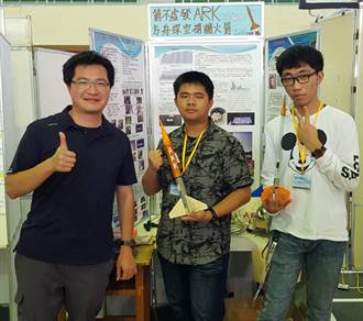 自製硝糖燃料 卓蘭高中學生做火箭玩理化