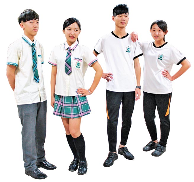 透過設計巧思，高校生的制服兼具時尚感，不再是千篇一律、限制青春的「制」服。圖為同德家商校服。（本報資料照片）