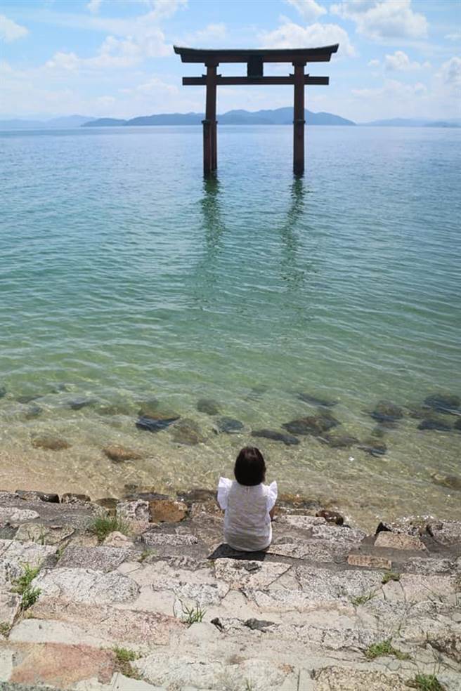日本滋賀縣的名景點 湖中大鳥居 飽受觀光客威脅 國際 中時新聞網