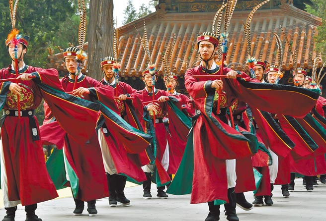 几千年的儒家文化已经积淀了太多国家的神圣感，这就遮蔽「民为贵」的理性思考。（新华社资料照片）