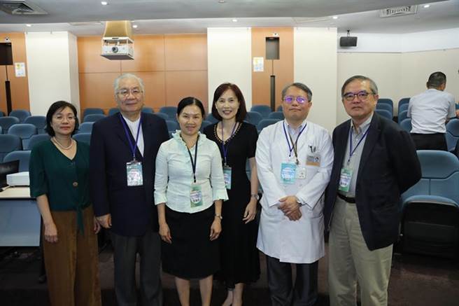 环保署毒物及化学物质局委托台湾生态危害健康管理学会举办环境荷尔蒙危害与风险沟通座谈。(台湾生态危害健康管理学会提供)