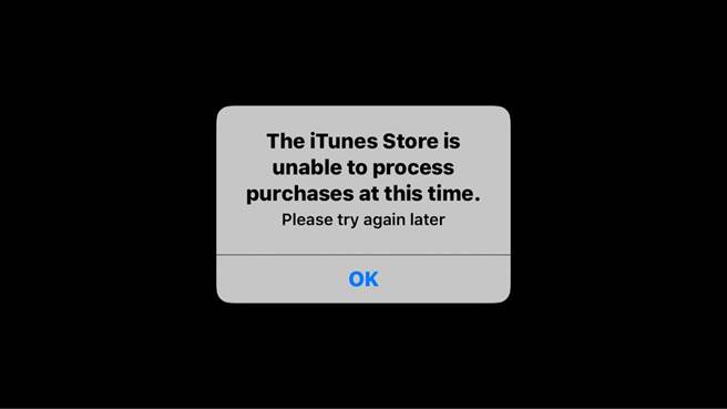 约在昨日晚上8时，许多iPhone用户手机传出灾情，「The iTunes Store is unable toprocess purchases at this time」的跳跃视窗疯狂闪出。（图摘自PTT）