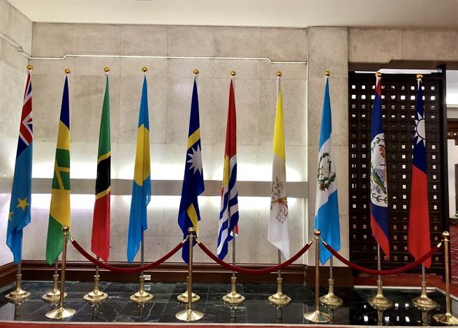 陆媒声称如果民进党继续执政，台湾可能会落入「零邦交」境地，绿营也声称「零邦交」有助于台湾寻求独立。图为外交部大厅。（图／中央社）