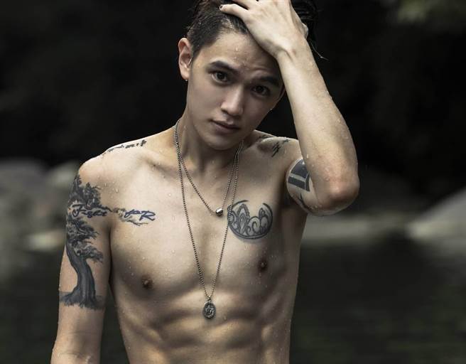 安偉半裸逛大街 上男廁被喊 小姐 娛樂 中時