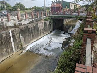 鳥松區食品工廠排廢水遭查獲 涉嫌汙染鳳山溪